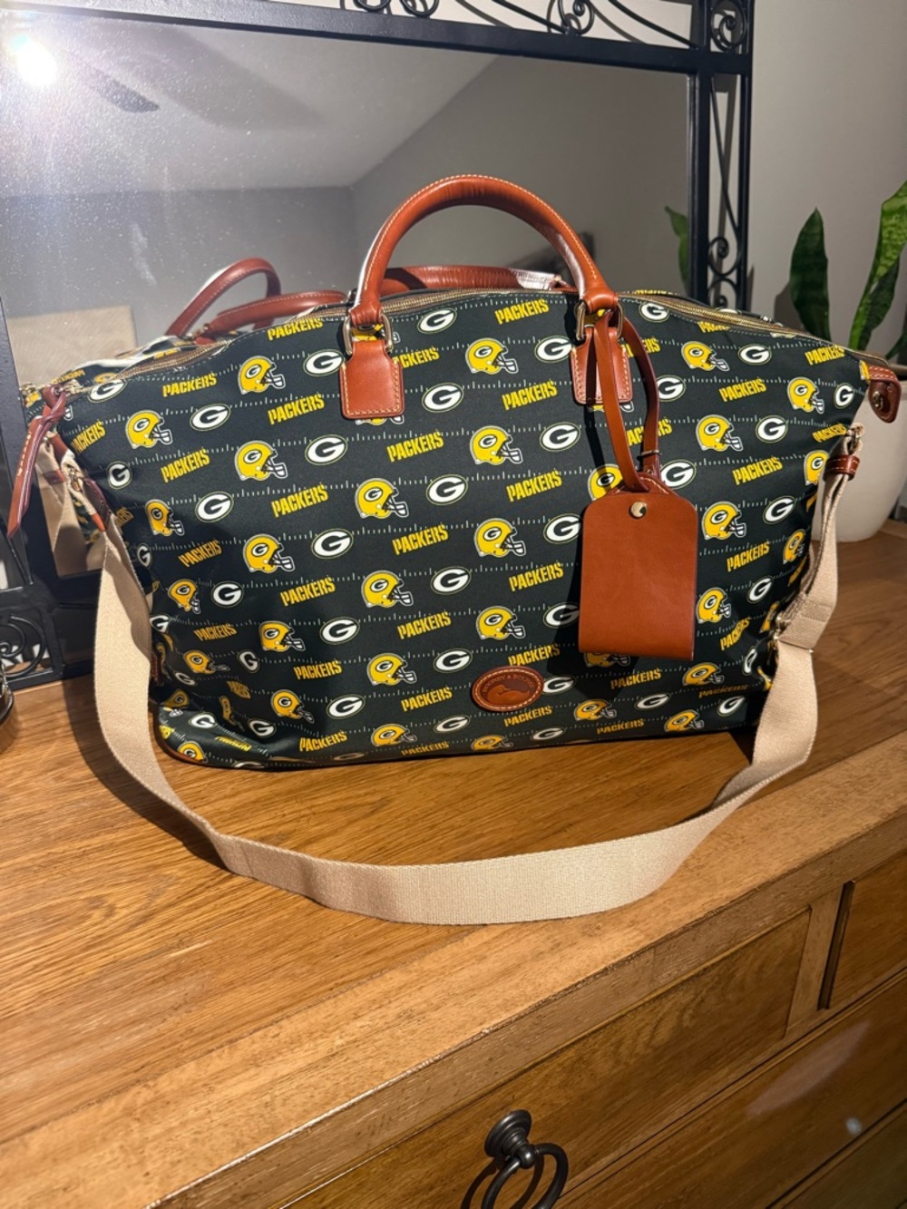 💚🏈Dooney & Bourke Green Bay Packers Logo Travel Duffel Bag w/ Brown Leather Trim